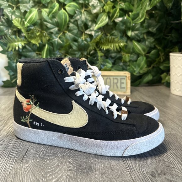 Nike Blazer Mid Pomegranate Blazer Sneakers Men Size 6.5 / Women Size 8